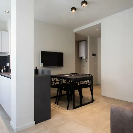 Astoria Living Apartment *