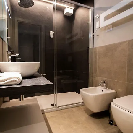 Astoria Living Apartment *